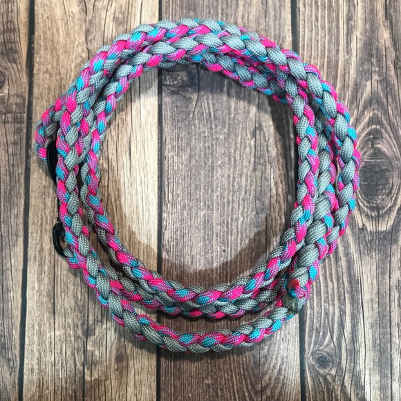 Handmade Paracord Leash - Picture 3 of 3